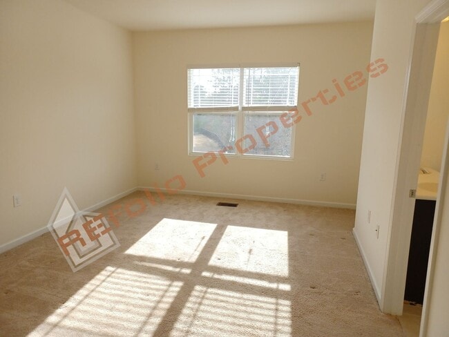 Building Photo - 1056 Historic Cir