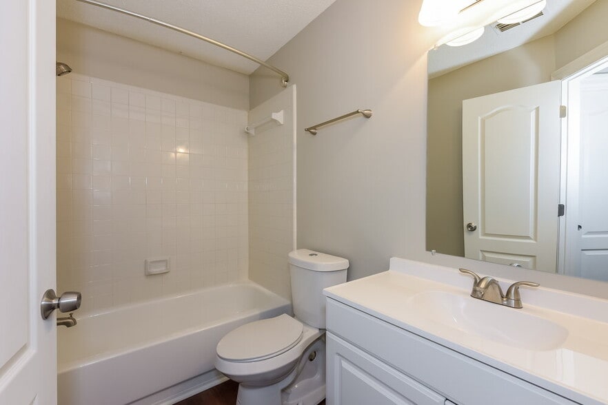 Building Photo - 2937 Chapelwood Dr