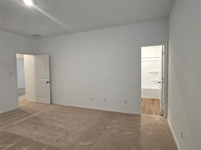 Building Photo - 128 Dollars Dr