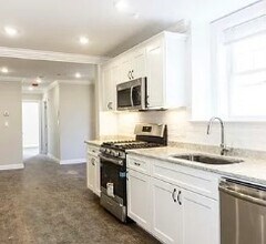 Building Photo - 36 Monmouth St