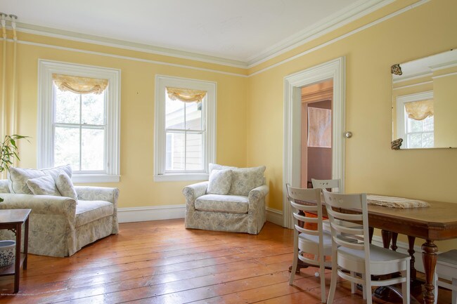 Building Photo - 905 Broad St