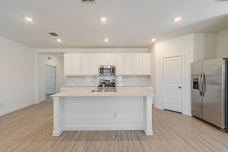 Building Photo - 1357 Rockwell Dr