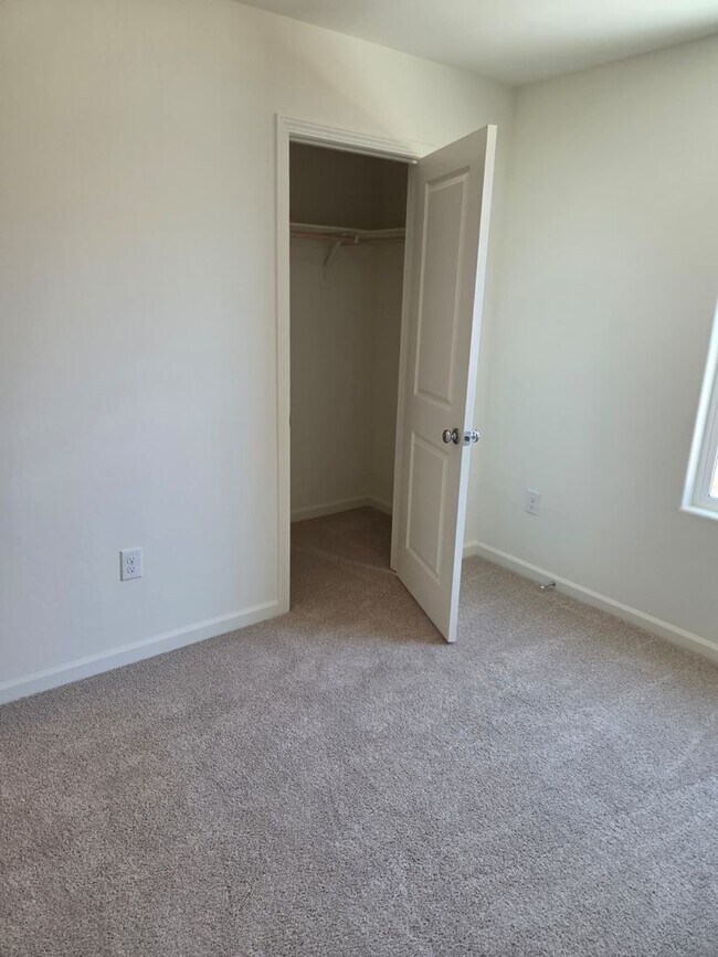 Building Photo - Brand new spacious single family home in Bakersfield - Schedule your tour now!