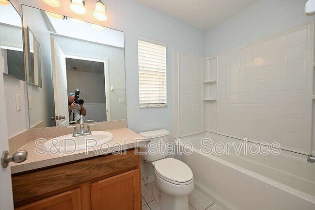 Building Photo - 4219 Winding Vine Dr