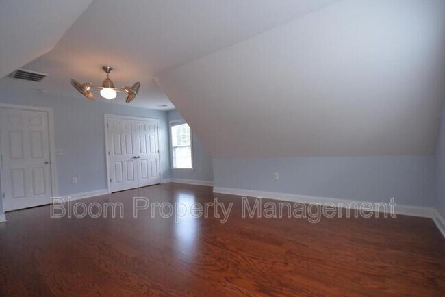Building Photo - 8566 Royal Palm Ln