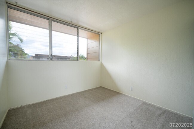 Building Photo - $3,200 / 3br - 1370ft2 - Quaint and Cozy 3...