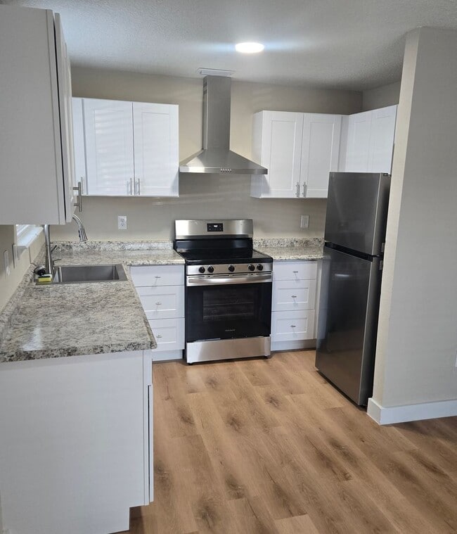 Building Photo - Charming and Newly Renovated 3BR 2BA Home in Jacksonville