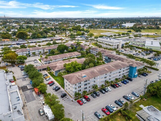 Building Photo - 5800 Margate Blvd