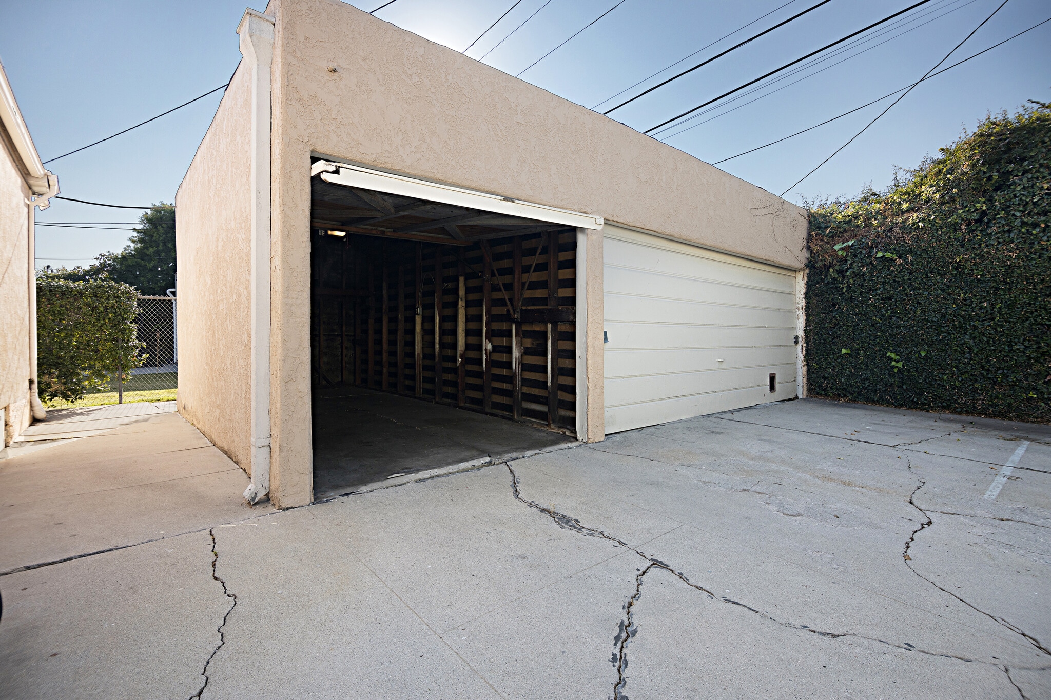 Building Photo - 853 N Citrus Ave