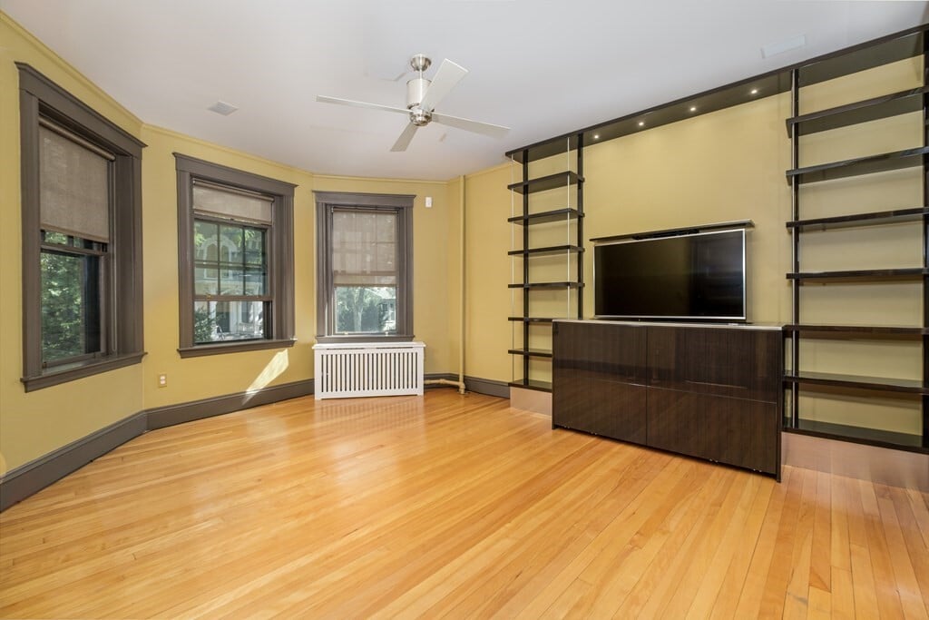 Building Photo - 31 Linnaean St