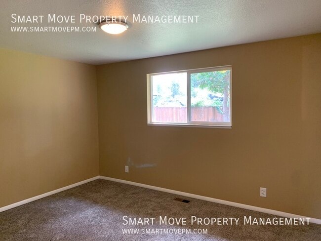 Building Photo - 10023 W Skycrest Dr