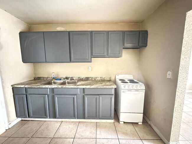 Building Photo - 1209 Carlsbad Pl