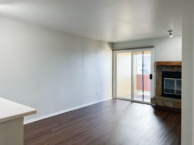 Building Photo - 10260 Jamestown Dr