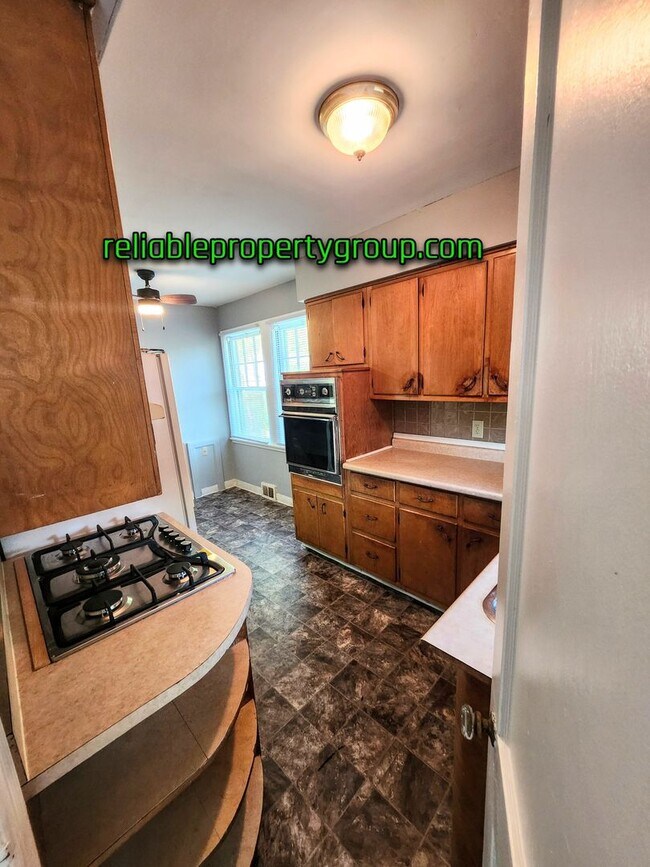 Building Photo - New Listing in Fort Wayne