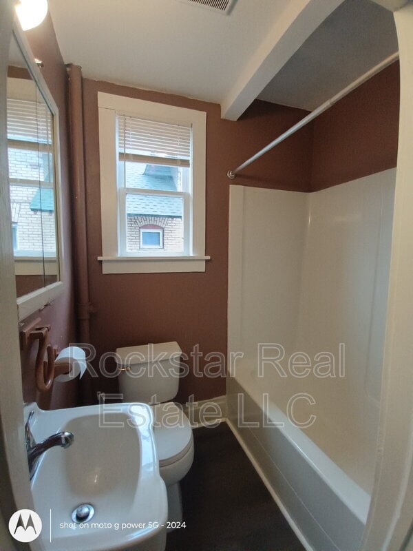 Building Photo - 519 E Ermina Ave