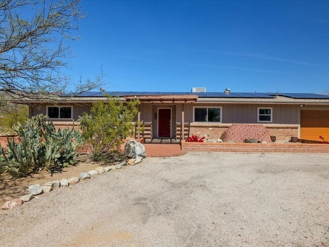 Building Photo - ? Stunning Mountain-View Home with Private Pool & All Utilities Included!!
