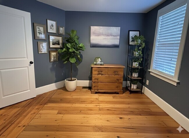 Building Photo - 7 Hardy St