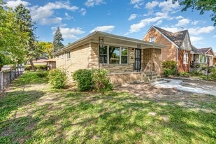 Building Photo - 9356 S Union Ave