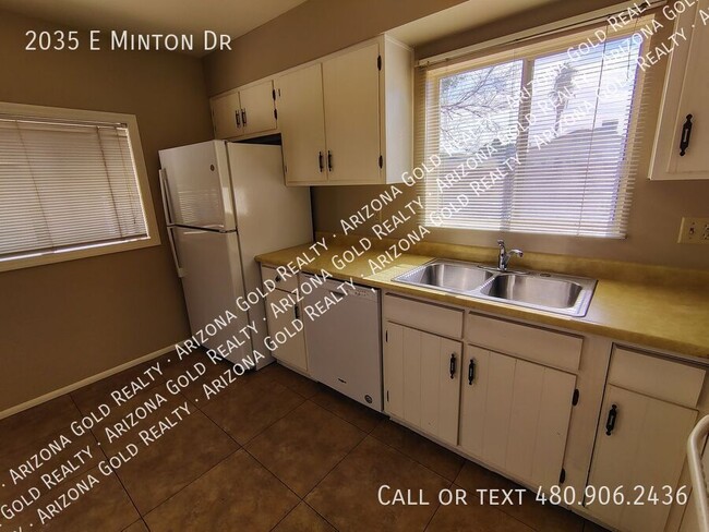 Building Photo - 2035 E Minton Dr