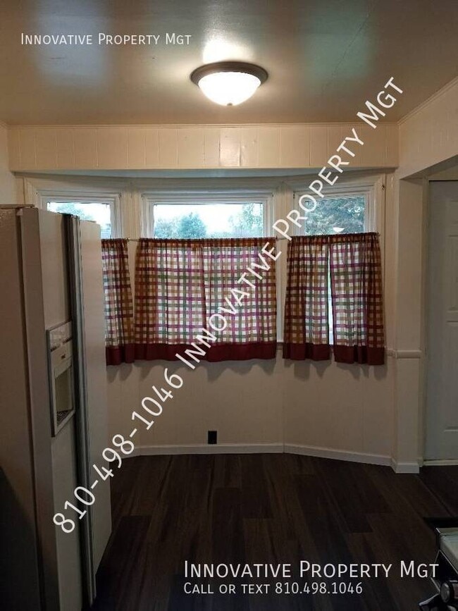 Building Photo - 2106 E Bristol Rd