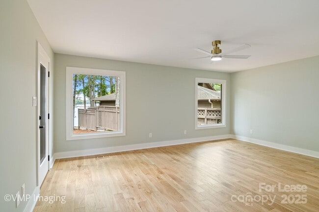 Building Photo - 449 Windward Dr