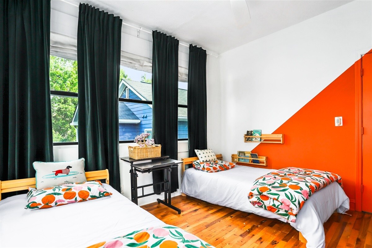 Bedroom 3 - 66 Howell St NE