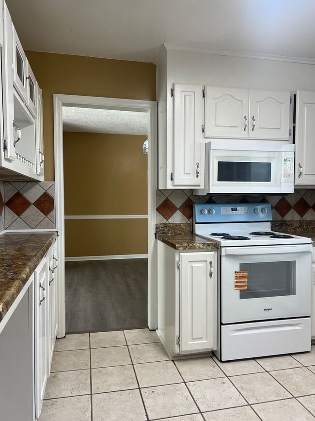 Building Photo - 848 Catalina Dr