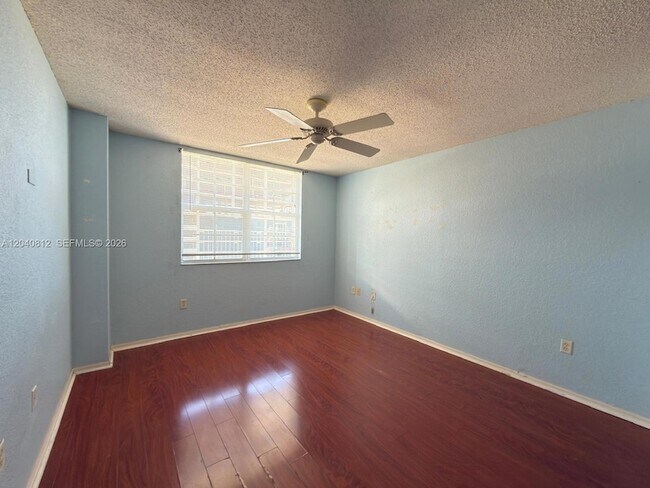 Building Photo - 1801 N Flagler Dr