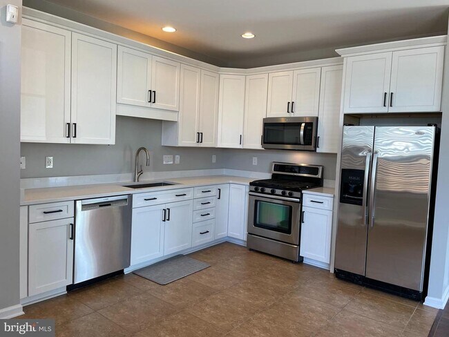 Building Photo - 114 Bowling Green Cir