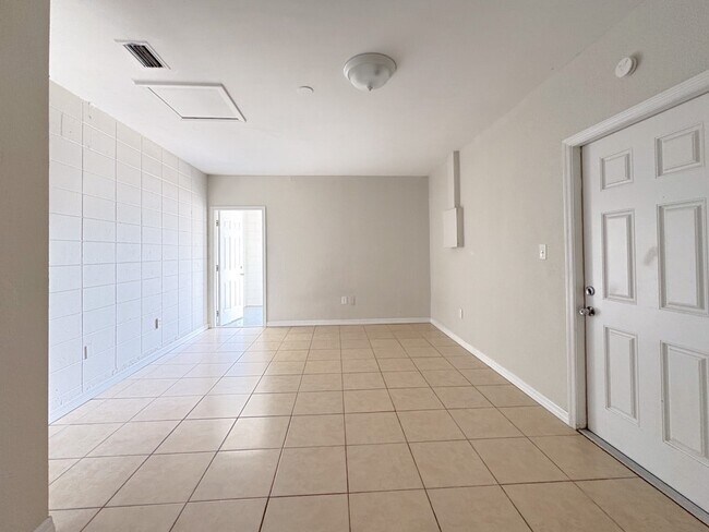 Building Photo - 284 17th St NE