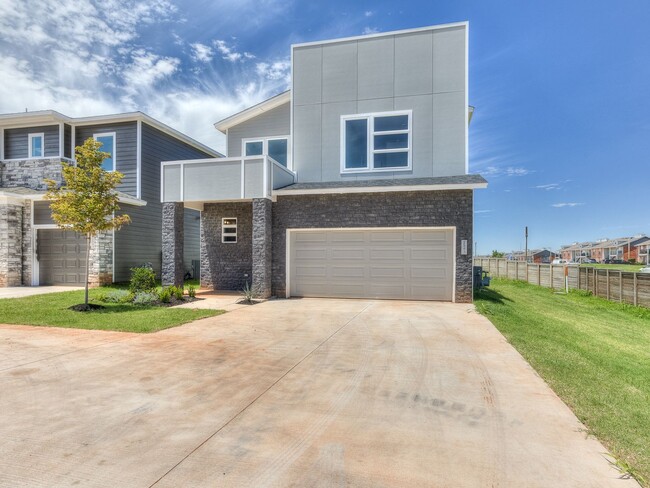 Building Photo - Beautiful New Construction Home in Edmond/...