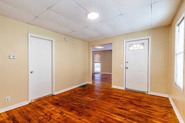 Building Photo - 447 Hawley St