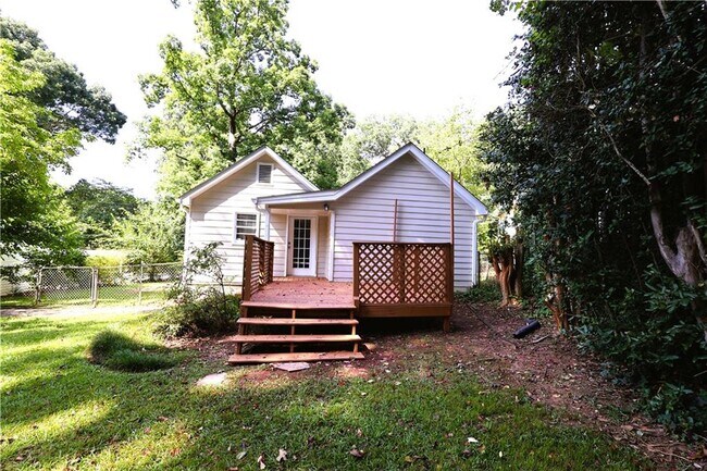 Building Photo - 771 McLendon Dr