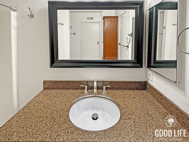 Building Photo - Mission Viejo Gem! Private Yard, Vaulted Ceilings & Resort-Style Pool + Spa