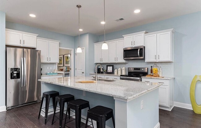 Building Photo - 5032 Magnolia Village Way