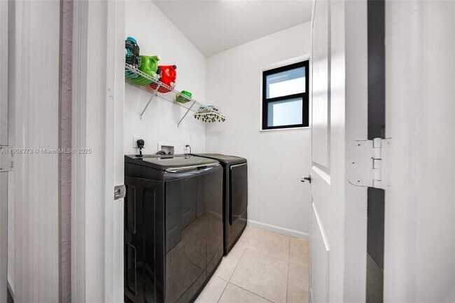 Building Photo - 24985 SW 107th Ct