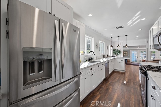 Building Photo - 20852 Kittridge St