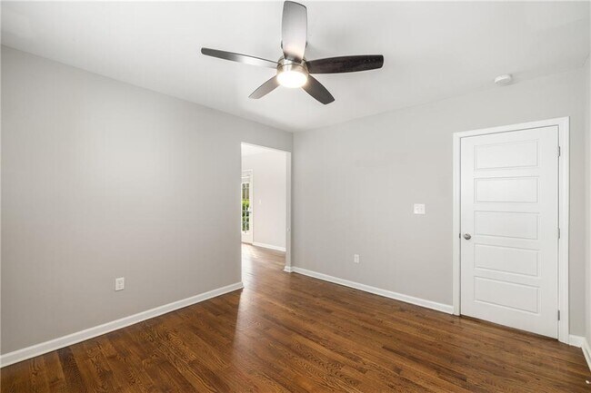 Building Photo - 1398 Deerwood Dr