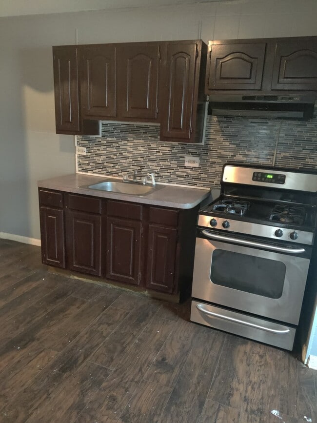 Building Photo - 334 Berkley St