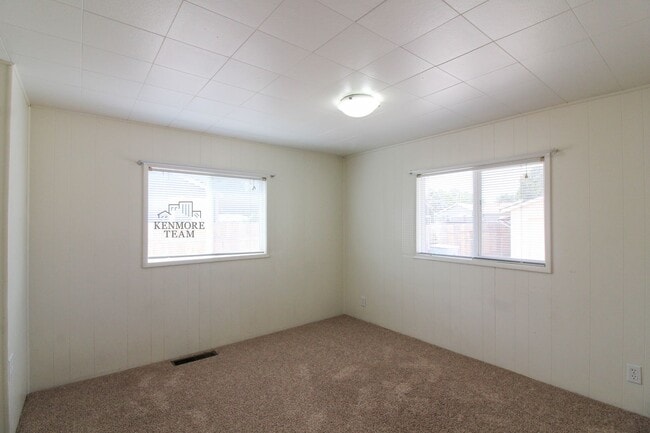 Building Photo - 1615 Stevens Dr