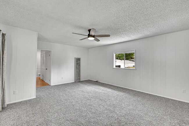 Building Photo - $3,500- Location! 2 Bed 2.5 Bath 2 Non-Con...