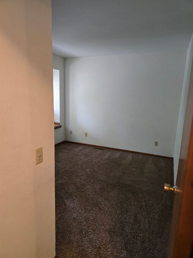 Building Photo - 1627-1629 Rustic Drive
