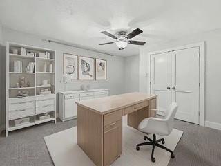 Building Photo - 6820 E Mockingbird Ln