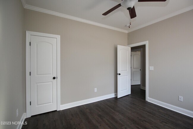 Building Photo - 2224 Brookville Dr
