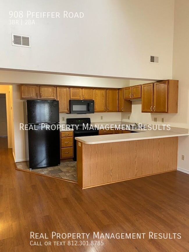 Building Photo - 3 Bedroom, 2 Bath Townhouse, Northside