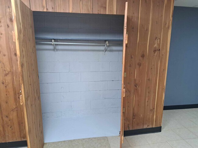 Building Photo - 205 N Ware Chappel Rd