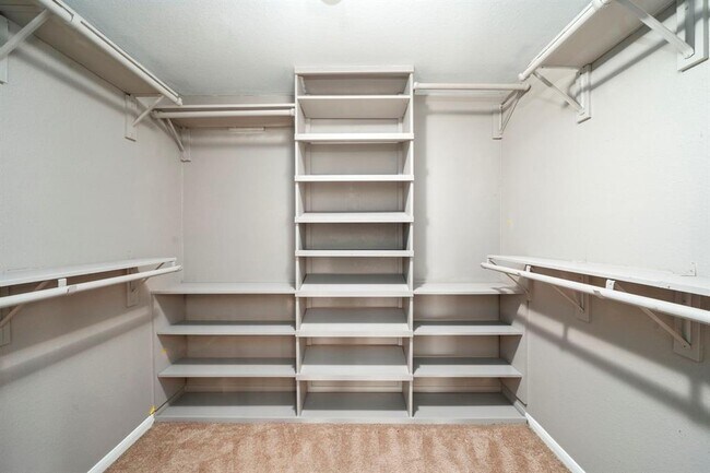 Building Photo - 16427 Misty Paloma Dr