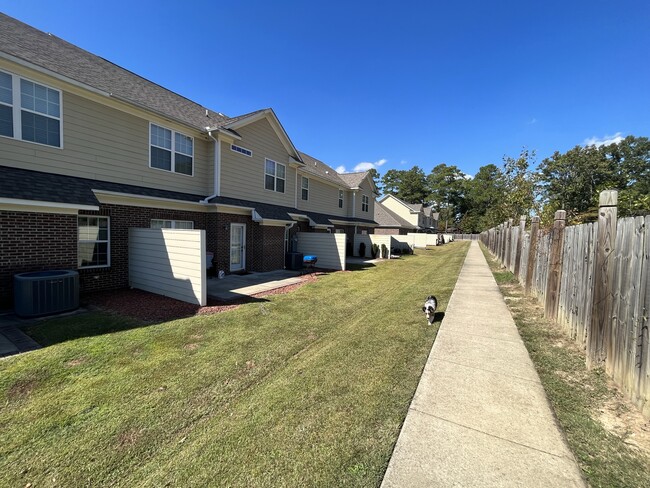 Building Photo - 1133 Braybrooke Pl