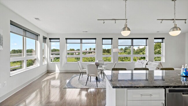Building Photo - 7370 Montcalm Dr