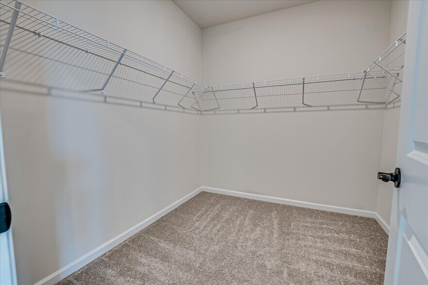 Building Photo - 624 Sadie Cir